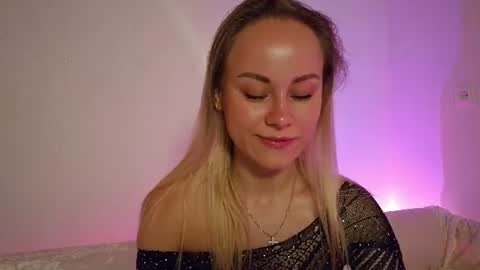 cutie_xoxo_ online show from June 2026 08:13:02 PM