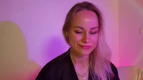 cutie_xoxo_ online show from June 2026 07:06:02 PM