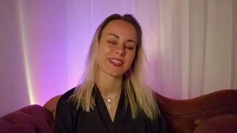 cutie_xoxo_ online show from July 2026 09:00:02 AM