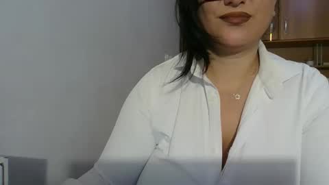 Ami online show from November 2025 10:41:01 PM