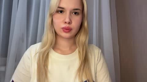 Snapshot of cutiee_chloe chatting on April 2026 05:16:01 PM Chloe online show from April 2026 05:16:01 PM
