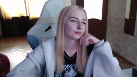 Cutti Crystal online show from April 2026 09:25:02 AM