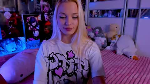 Nora online show from November 2025 09:24:01 PM