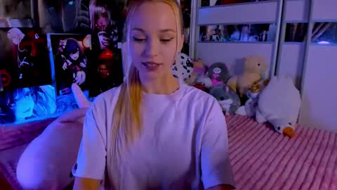 Nora online show from November 2025 09:19:01 PM