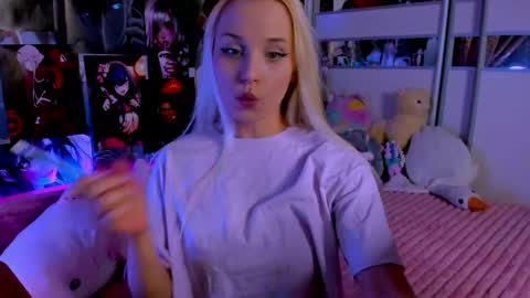 Snapshot of cuttie_ponyy chatting on May 2026 08:27:01 PM Nora online show from May 2026 08:27:01 PM