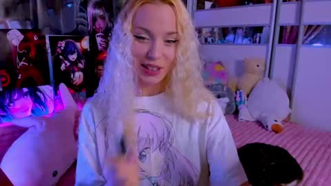 Snapshot of cuttie_ponyy chatting on June 2026 08:25:02 PM Nora online show from June 2026 08:25:02 PM