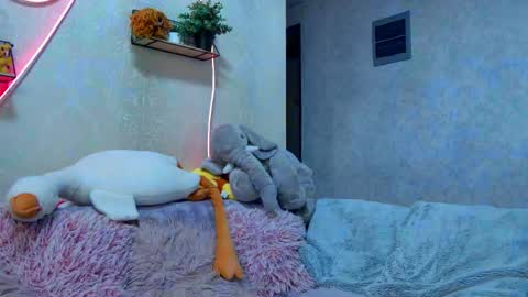 Snapshot of cuttiebunny chatting on May 2026 12:52:02 AM cuttiebunny online show from May 2026 12:52:02 AM