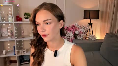 Cwen online show from September 2025 07:14:02 PM