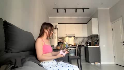 Akemi online show from September 2025 10:04:02 AM