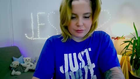 cyber_candy online show from February 2025 10:24:01 PM