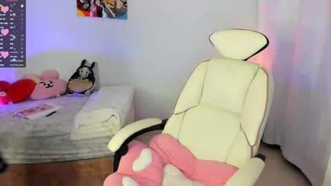 Liz online show from February 2025 09:42:02 PM