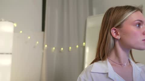 Snapshot of cyberheart_ chatting on December 2024 09:39:02 PM EMILY online show from December 2024 09:39:02 PM