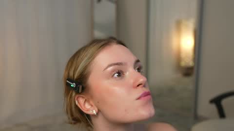 Snapshot of cyberheart_ chatting on February 2025 05:31:01 PM EMILY online show from February 2025 05:31:01 PM