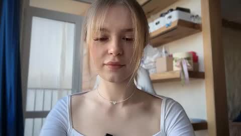 Im Emi streaming with my friend Reyna today online show from April 2026 01:40:01 PM