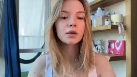 Im Emi streaming with my friend Reyna today online show from June 2026 10:40:02 AM