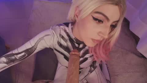  cyber zoe   online show from April 2026 11:09:01 PM