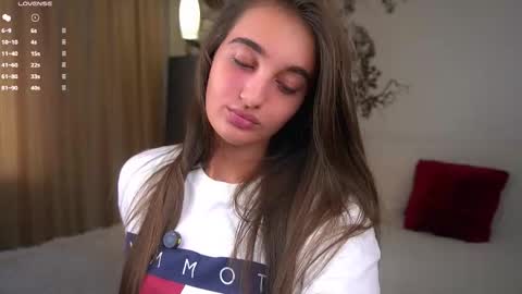 Isabella online show from September 2025 01:33:01 AM