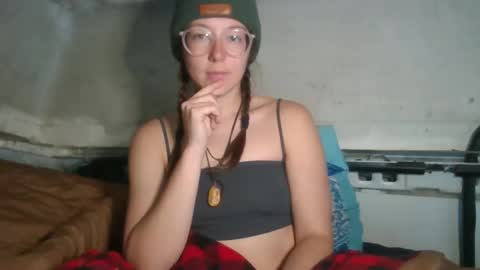 Snapshot of d3sert_moon chatting on December 2025 11:32:01 PM d3sert_moon online show from December 2025 11:32:01 PM