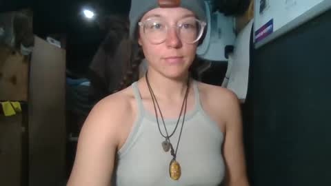 Snapshot of d3sert_moon chatting on December 2025 10:26:02 PM d3sert_moon online show from December 2025 10:26:02 PM