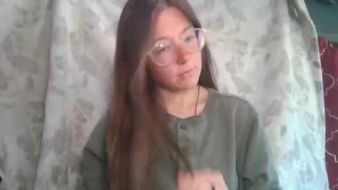 Snapshot of d3sert_moon chatting on May 2026 11:21:02 PM d3sert_moon online show from May 2026 11:21:02 PM