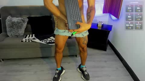 Snapshot of daarkomalfoy chatting on December 2024 12:02:02 AM Mauricio online show from December 2024 12:02:02 AM