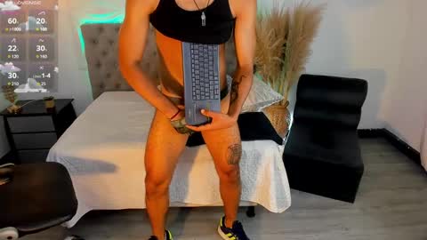 Snapshot of daarkomalfoy chatting on January 2025 11:15:02 PM Mauricio online show from January 2025 11:15:02 PM