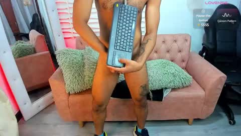 Snapshot of daarkomalfoy chatting on February 2025 12:08:01 AM Mauricio online show from February 2025 12:08:01 AM