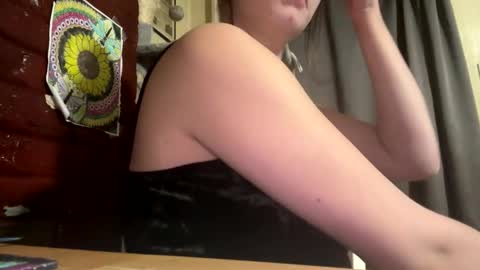 Snapshot of dabqueen_1994 chatting on February 2026 12:34:02 PM dabqueen_1994 online show from February 2026 12:34:02 PM