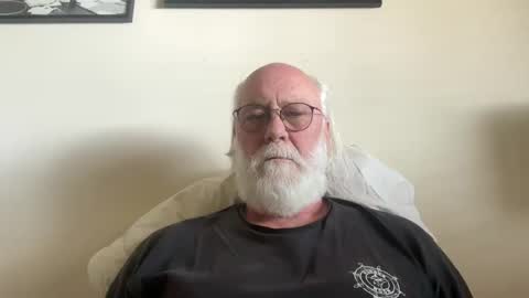 Snapshot of daddy341177 chatting on March 2025 06:23:01 PM daddy341177 online show from March 2025 06:23:01 PM