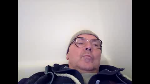 Snapshot of daddy91964 chatting on December 2024 08:44:01 PM daddy91964 online show from December 2024 08:44:01 PM