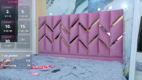 JAZMIN online show from October 2025 07:44:01 PM