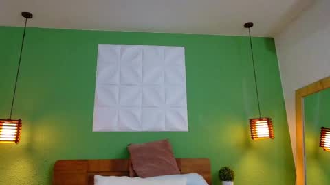 Valen online show from March 2025 02:12:01 PM