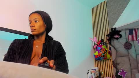 daffnelewis online show from October 2025 11:21:01 AM