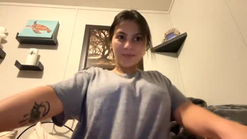 Snapshot of dafnecloutier chatting on January 2025 09:43:02 PM Dafne 27 Cory-24 online show from January 2025 09:43:02 PM