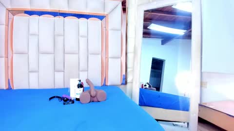 Snapshot of dafnee_adams chatting on October 2025 12:00:02 PM Dafnee online show from October 2025 12:00:02 PM