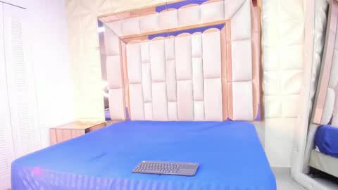 Snapshot of dafnee_adams chatting on October 2025 12:22:02 PM Dafnee online show from October 2025 12:22:02 PM