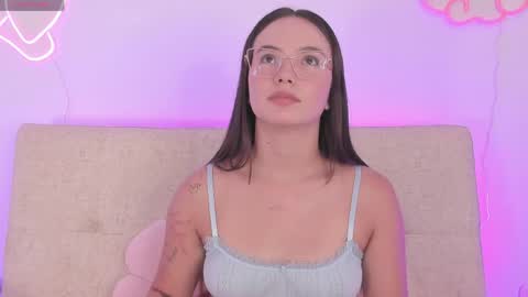 Snapshot of dafnevega chatting on May 2026 04:04:02 PM Dafne online show from May 2026 04:04:02 PM
