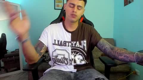 Snapshot of dage_19 chatting on December 2024 11:58:01 AM my name is Jhon and I live in colombia online show from December 2024 11:58:01 AM