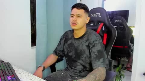 Snapshot of dage_19 chatting on October 2025 09:54:02 AM my name is Jhon and I live in colombia online show from October 2025 09:54:02 AM