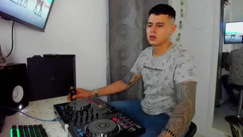 Snapshot of dage_19 chatting on May 2026 03:48:01 AM my name is Jhon and I live in colombia online show from May 2026 03:48:01 AM