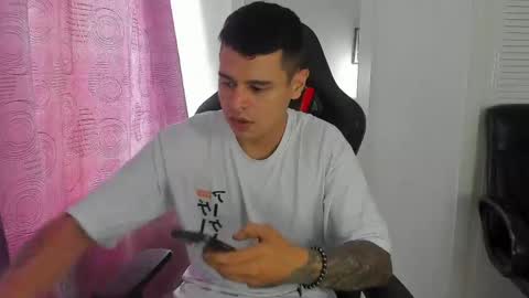 Snapshot of dage_19 chatting on June 2026 08:23:01 PM my name is Jhon and I live in colombia online show from June 2026 08:23:01 PM