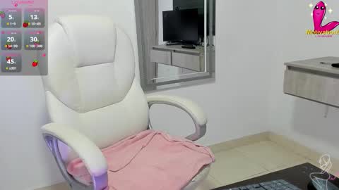 Snapshot of dahian_carter chatting on October 2025 12:11:01 PM Dahian  online show from October 2025 12:11:01 PM