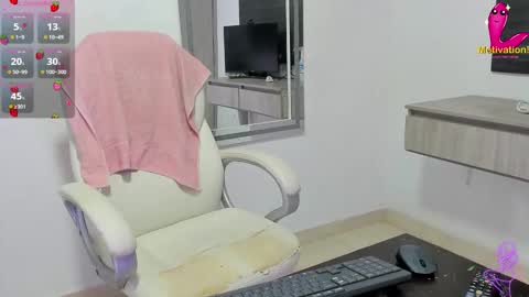 Snapshot of dahian_carter chatting on October 2025 12:12:02 PM Dahian  online show from October 2025 12:12:02 PM