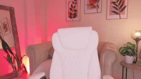 Dahiann Walcott online show from April 2026 09:39:33 PM