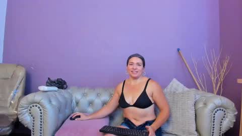 Dahiane Connor online show from November 2025 11:48:02 PM