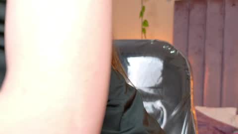 Snapshot of dahlia_rousse chatting on May 2026 05:23:02 AM Dahlia online show from May 2026 05:23:02 AM
