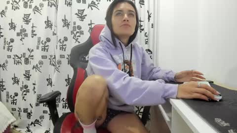 daila_ online show from March 2025 03:33:01 AM