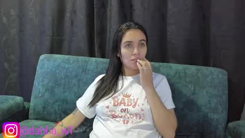 daila_ online show from September 2025 02:22:02 AM