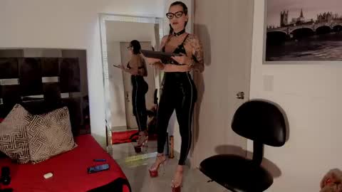  D A I L A  online show from September 2025 08:53:01 PM