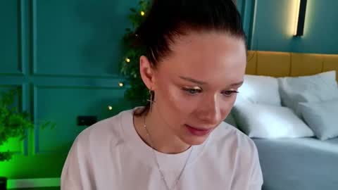 daily_glam online show from September 2025 12:41:01 PM